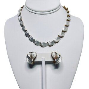 Vintage Gold Tone With Silver Tone Leaf Links Necklace & Clip On Earrings (5873)